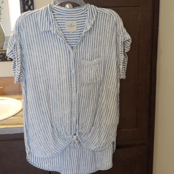 American Eagle Outfitters Tops - Beautiful striped button down
